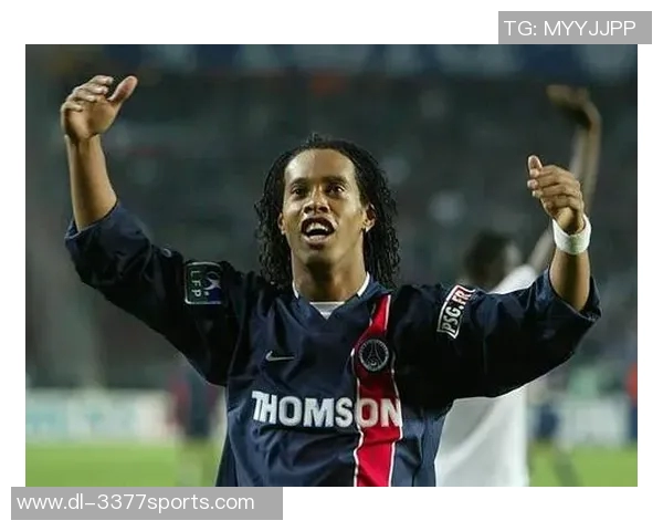 小罗在天下足球的精彩瞬间回顾与分析，带你重温足球传奇的辉煌时刻